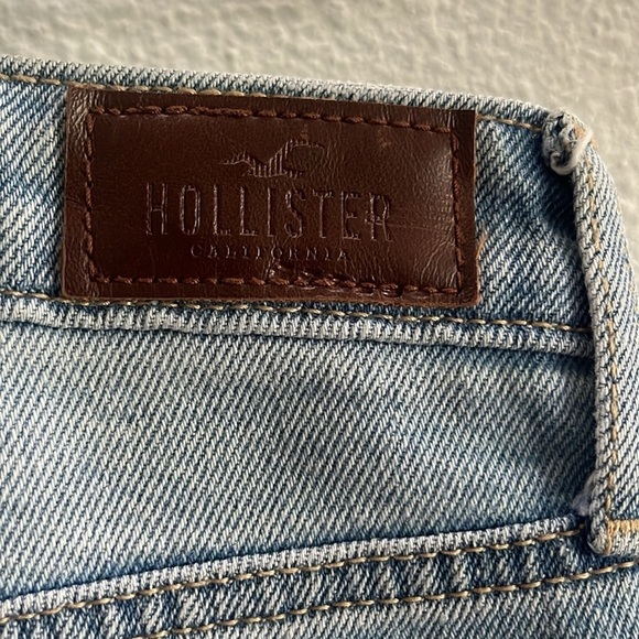 Hollister Ultra High Rise Mom Jeans Size 3R - Picture 7 of 9